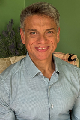 Aaron L. Lucius headshot.