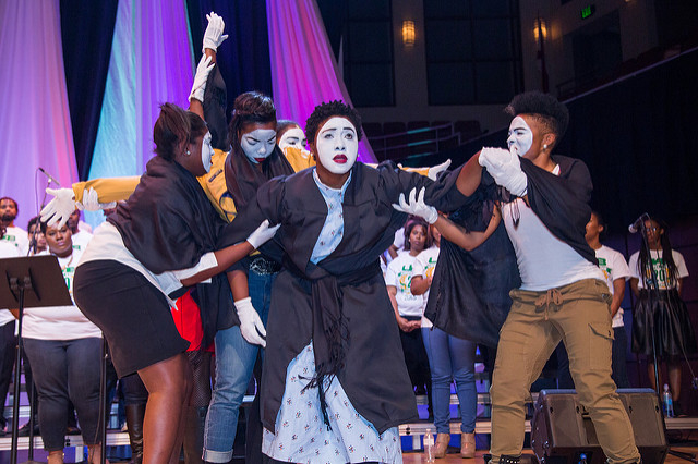 23095343615 fd33225343 z