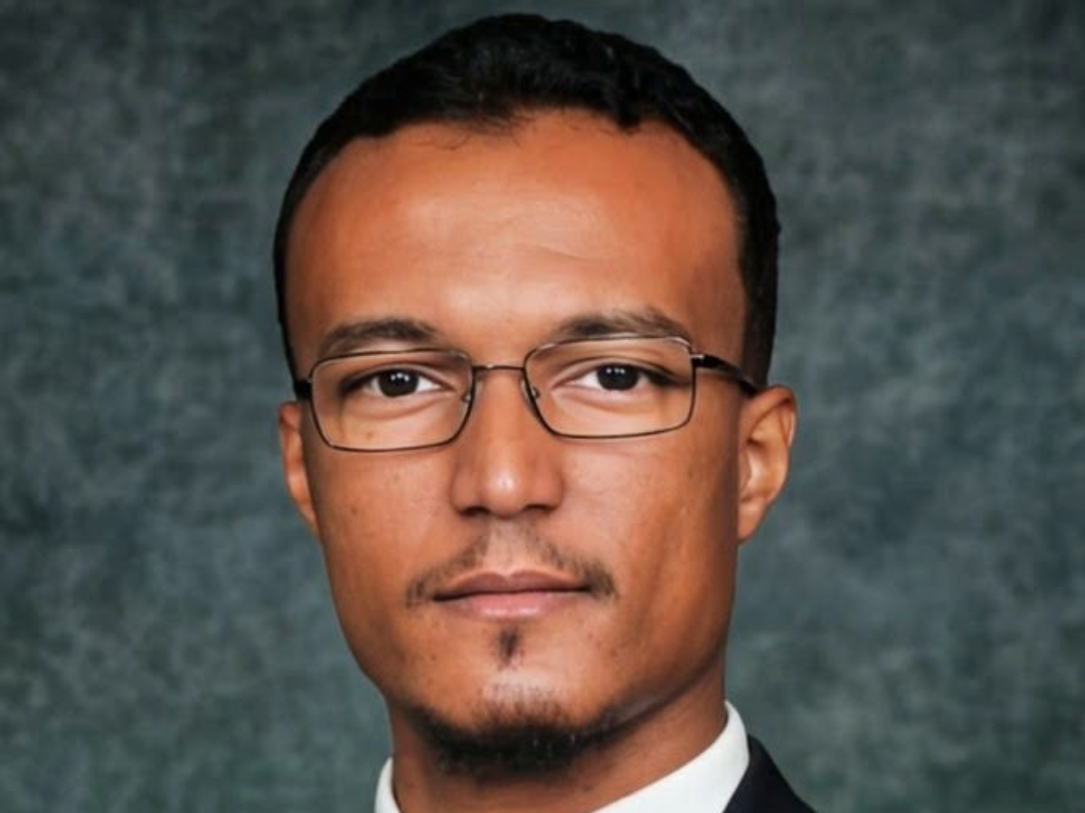 Photo of graduate student Mohammed Alzeen.