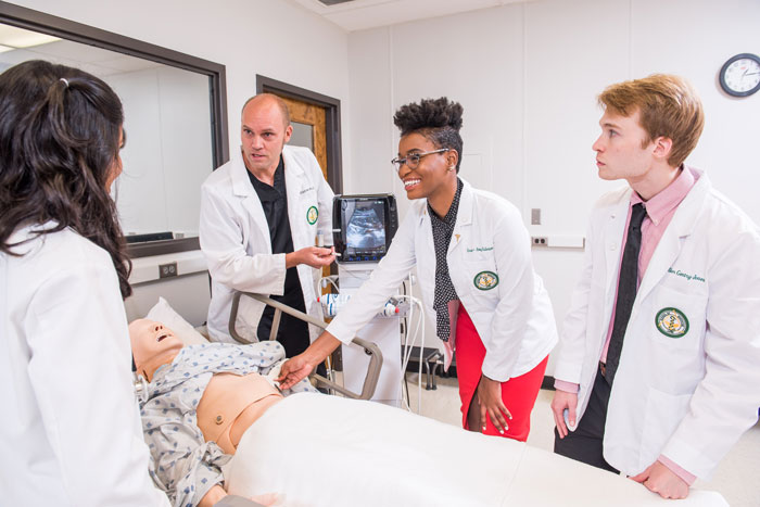 005SOM ScholarshipStudentsLR