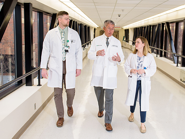 Dr. Vu Nguyen mentoring residents