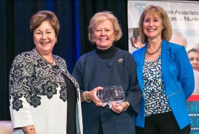 Disch receives AACN award