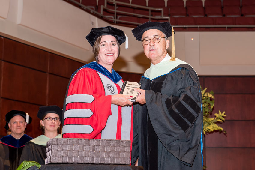 Roderick Fullard receiving the Dean's Distinguished Service Award