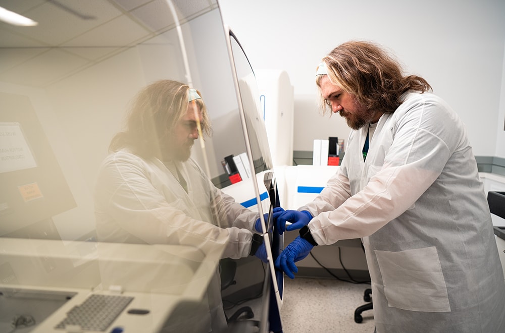 rep molecular lab sequencer reflection 1000x660px